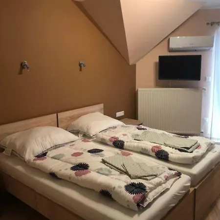 Lobarat Panzio Oda ve Kahvaltı