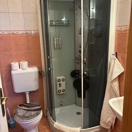 Lobarat Panzio Oda ve Kahvaltı