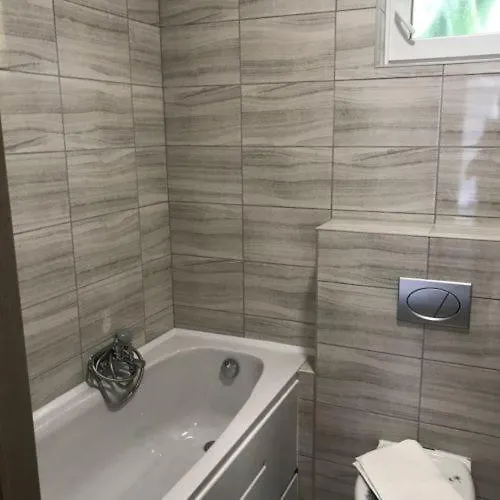 Lobarat Panzio B&B 체르젝토마